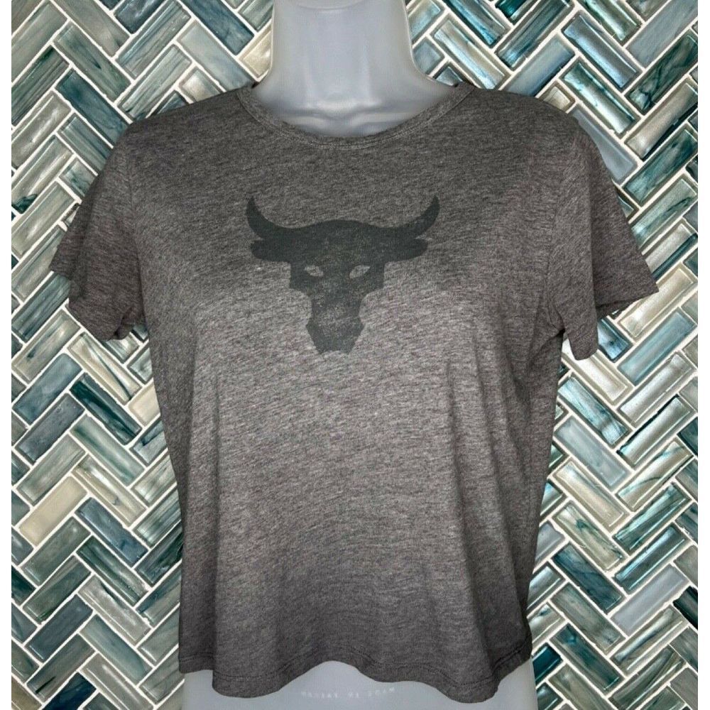 WOMENS Under Armour GRAY PROJECT‎ ROCK BULL GRAPHIC T SHIRT DWAYNE JOHNSON XS